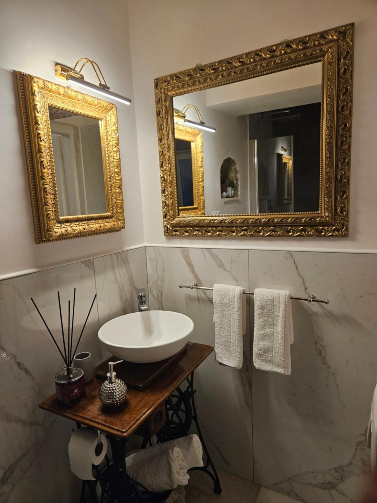 Niloufar Residence Napoli ภายนอก รูปภาพ